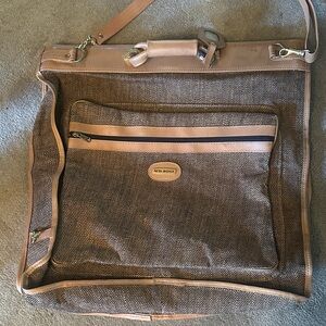 Fifth Avenue Men's Brown and Tan Travel Garment Bag